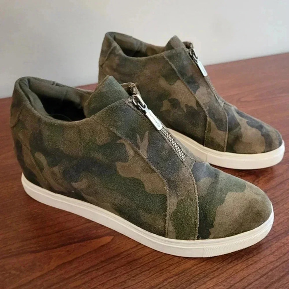BLONDO Glenda Camo Green Waterproof Hidden Wedge Zip Sneakers(8) - Picture 1 of 14